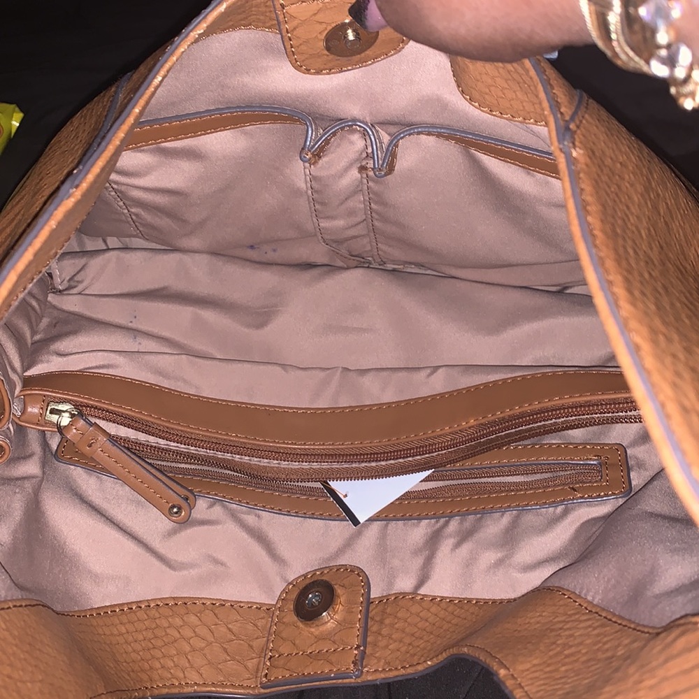 Luxurious And Highclass Upscale Shoulder/Tote Bag - image 5